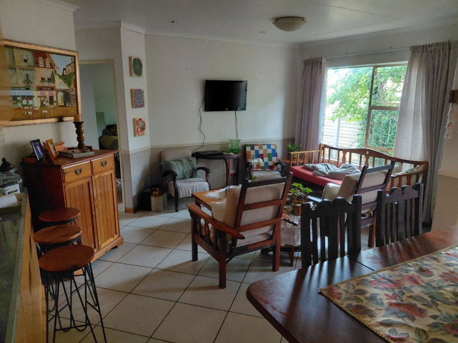 2 Bedroom Property for Sale in Langenhovenpark Free State